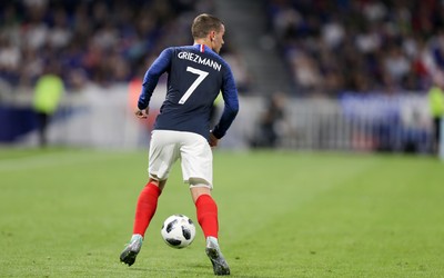 壹电竞热评-于帕梅卡诺成媒体笑柄