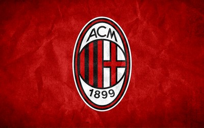 壹电竞独家-佩里西奇训练中与年轻球员单挑